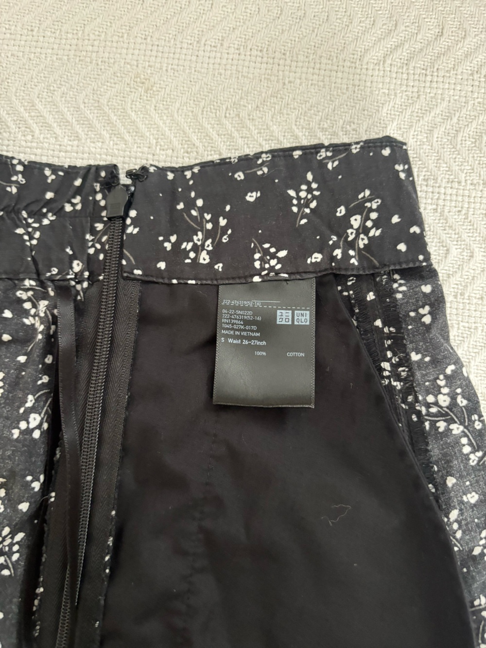 🐞Uniqlo Black Midi Skirt with White Speckle Print - Picture 8 of 11